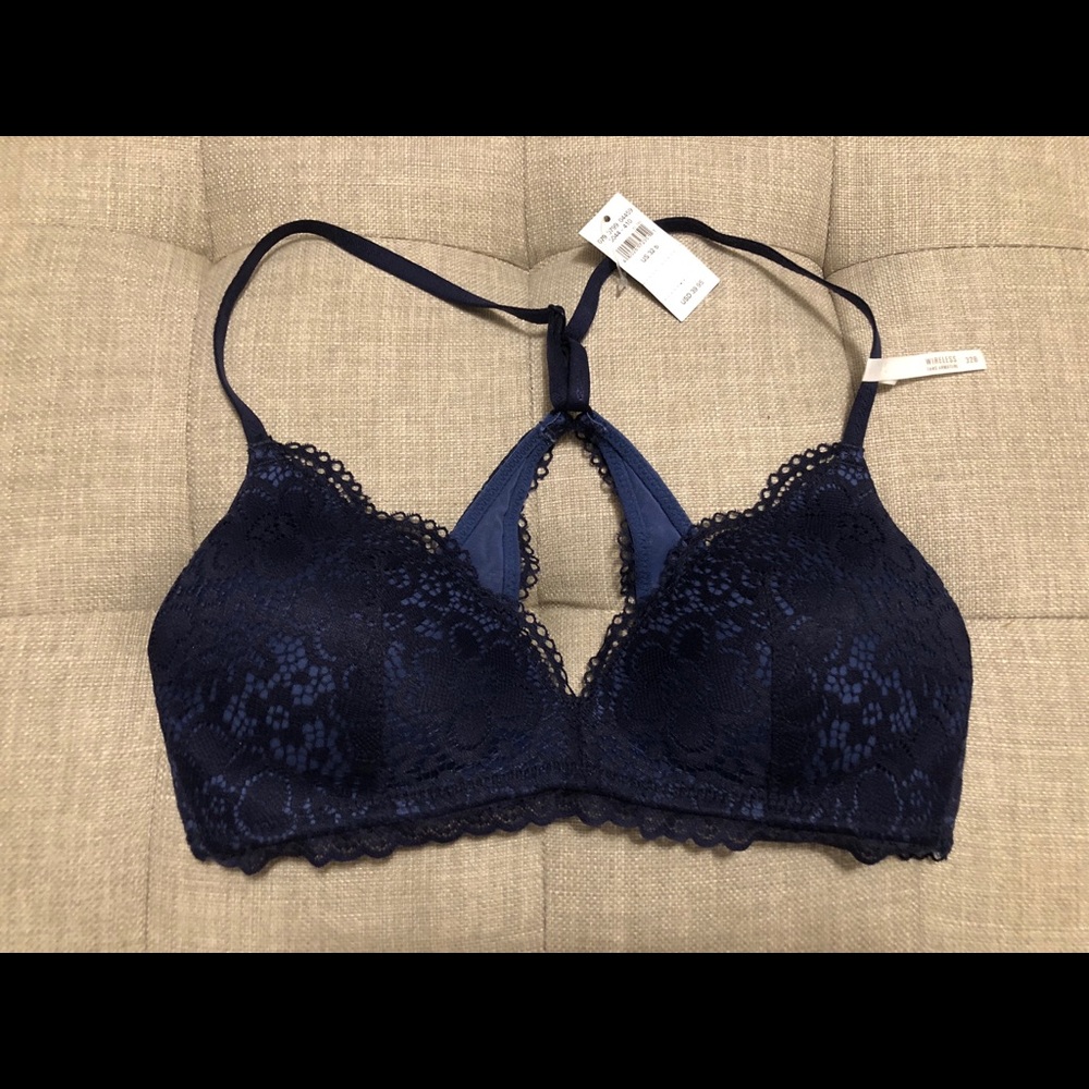 Aerie 32B lightly lined wireless bra. Brand new.